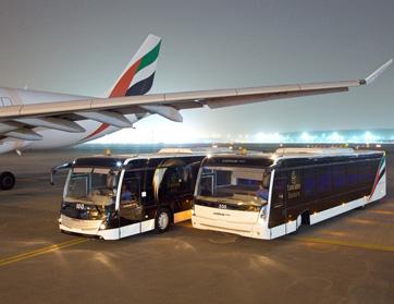 خدمة حافلات فاخرة لركاب طيران الإمارات في مطار دبي الدولي